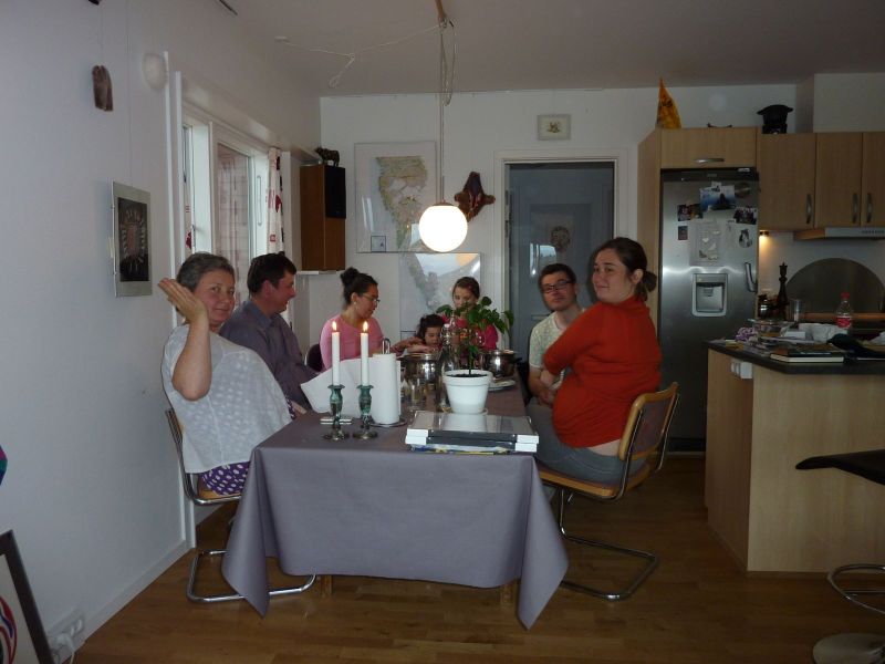2010-07-29-1904_-_Jesper Eugenius Labansen; Maritha Eugenius Labansen; Martha _Nuka_ Platou; Mette Labansen; Qupanuk _2
