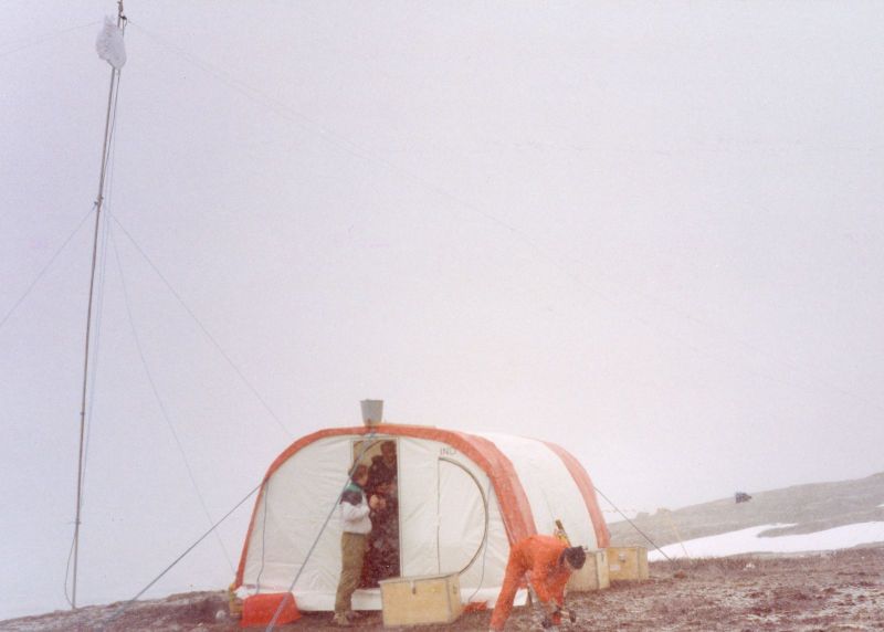 1992-06-Teltlejr-ved-boreproevninger-06