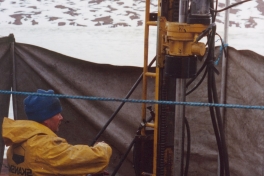 1992-06-Teltlejr-ved-boreproevninger-18