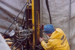 1992-06-Teltlejr-ved-boreproevninger-19