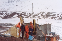 1992-06-Teltlejr-ved-boreproevninger-23