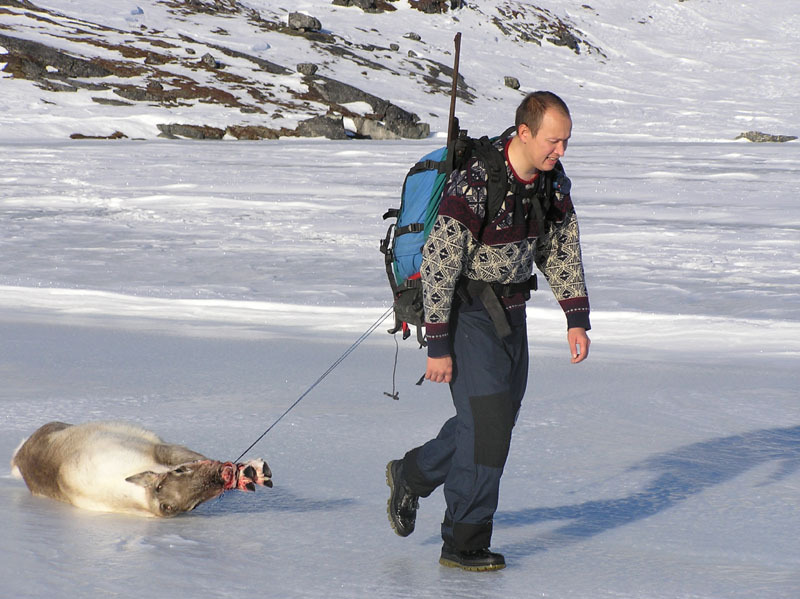 2005-10-21-22-23_rensdyrjagt_barn_john_suulut_035