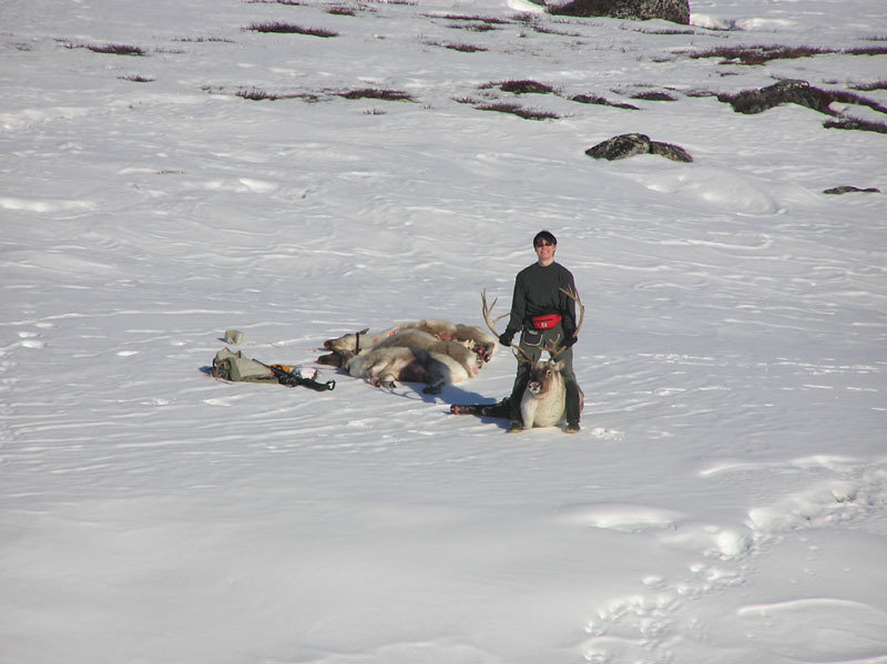 2005-10-21-22-23_rensdyrjagt_barn_john_suulut_042