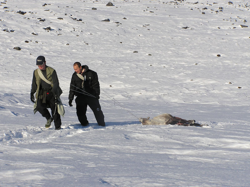 2005-10-21-22-23_rensdyrjagt_barn_john_suulut_081