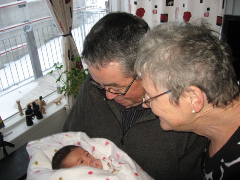 2008-12-08_ruth_joergen_jesper_maritha_qupanuk_mette_ivalo_rumle_002