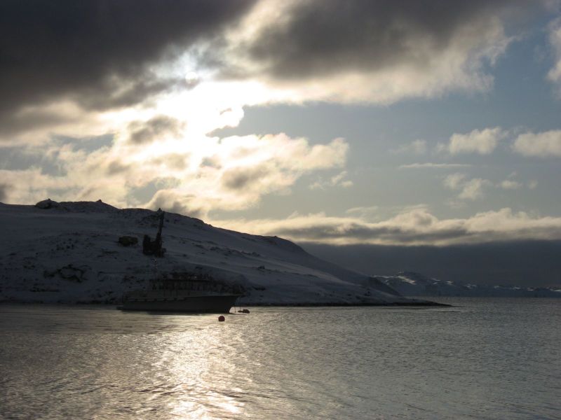 Djanco - ude og inde