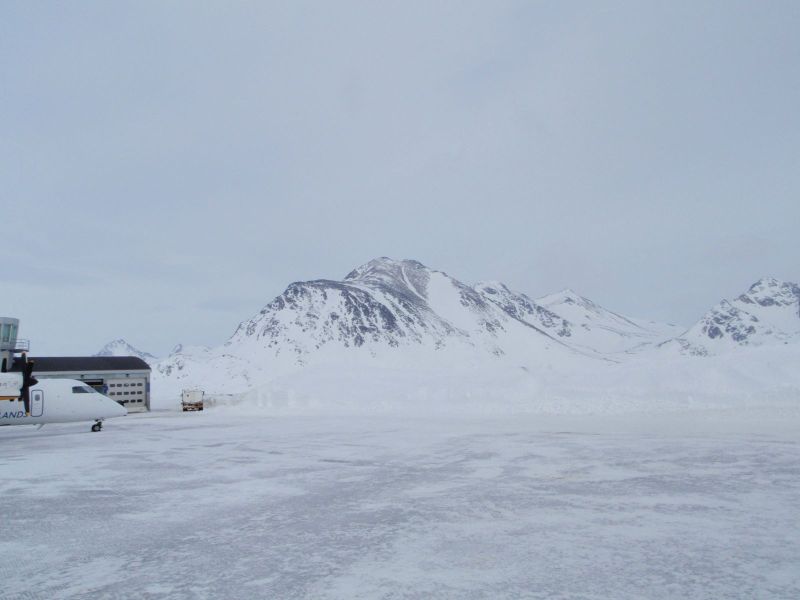 2009-04-04-1348_Påskeferie i Tasiilaq inviteret af mor og far. Alle børnene._-_3