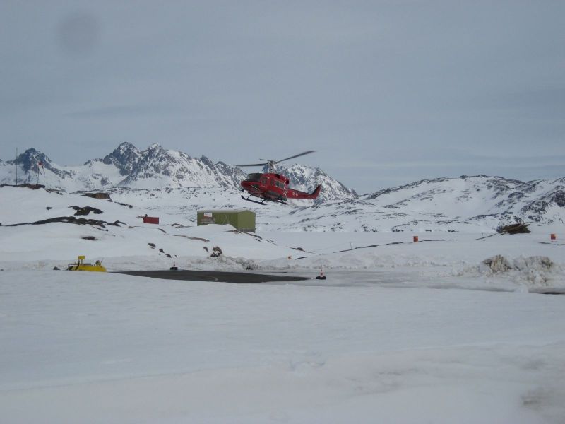 2009-04-04-1704_Påskeferie i Tasiilaq inviteret af mor og far. Alle børnene._-_2
