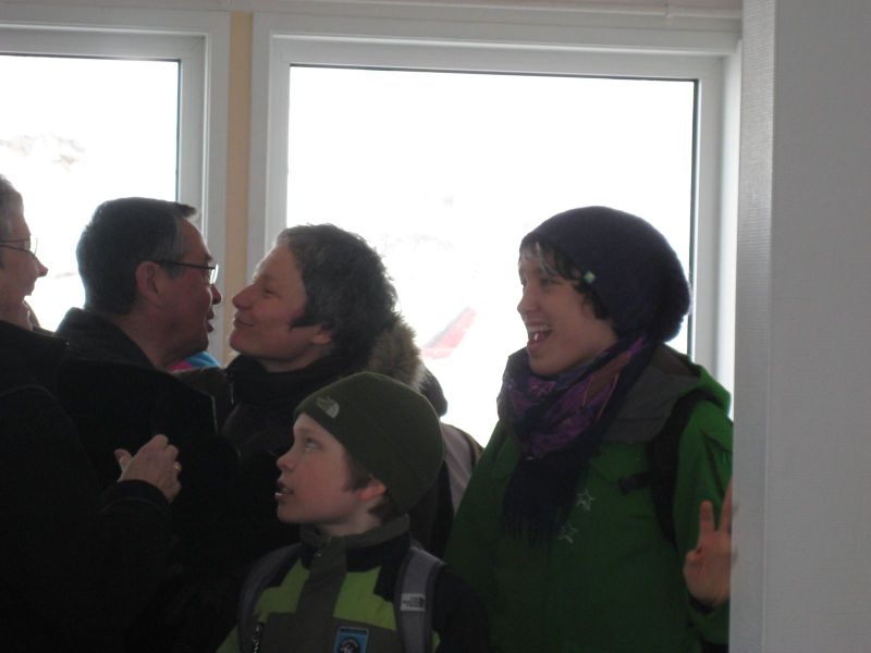 2009-04-04-1709_Påskeferie i Tasiilaq inviteret af mor og far. Alle børnene._Ivalo Lynge Labansen; Mette Labansen; Rumle Labansen