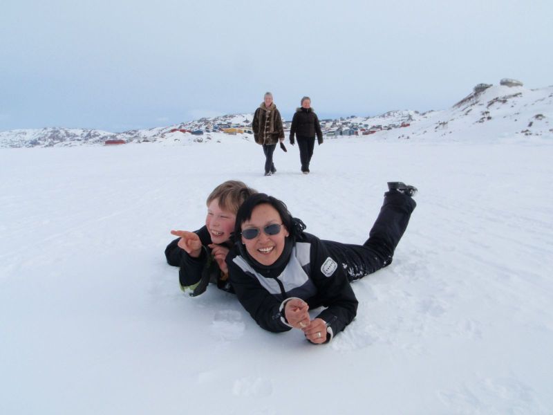Hele familien i Tasiilaq