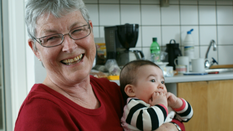 2009-02-15-2150_Hele familien i Tasiilaq_Qupanuk Eugenius Labansen_2