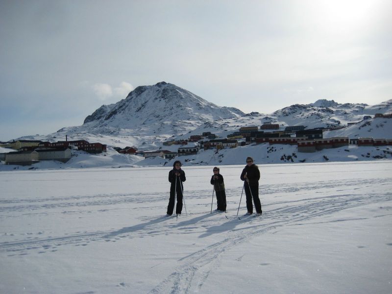 Hele familien i Tasiilaq