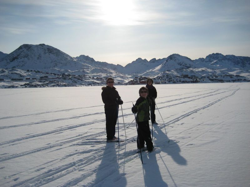Hele familien i Tasiilaq