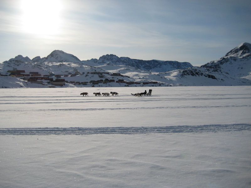 Hele familien i Tasiilaq