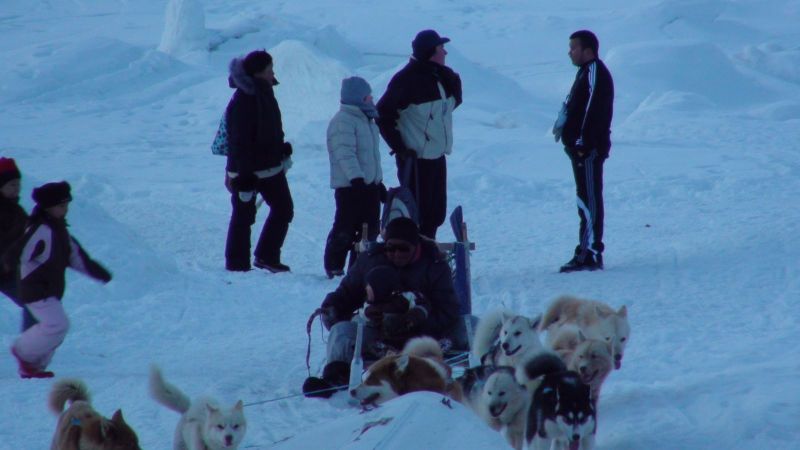 Hele familien i Tasiilaq