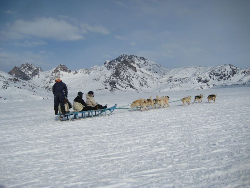 Hele familien i Tasiilaq