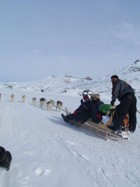 Hele familien i Tasiilaq