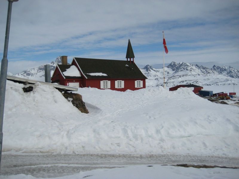 Hele familien i Tasiilaq