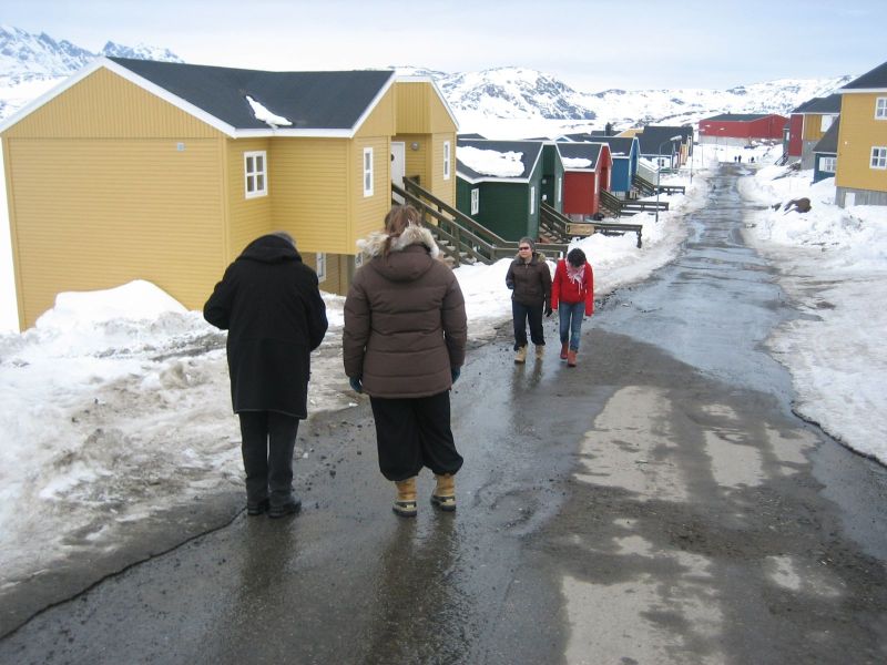 Hele familien i Tasiilaq