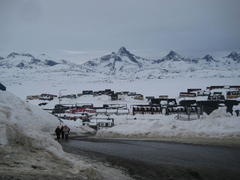 Hele familien i Tasiilaq