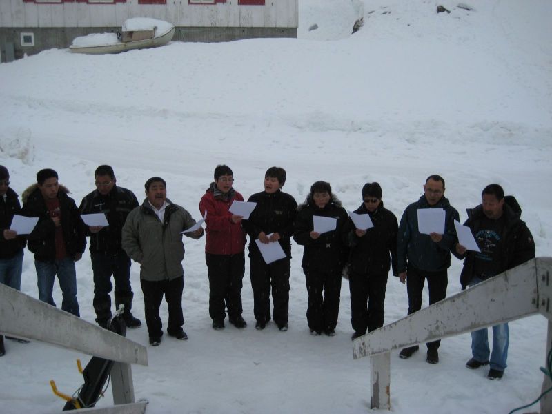 Hele familien i Tasiilaq