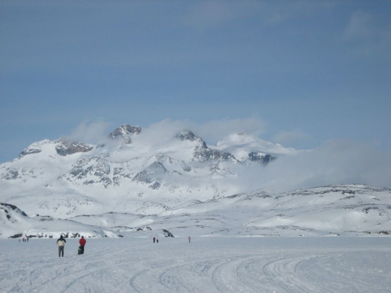 Hele familien i Tasiilaq