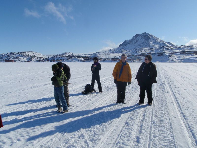 Hele familien i Tasiilaq