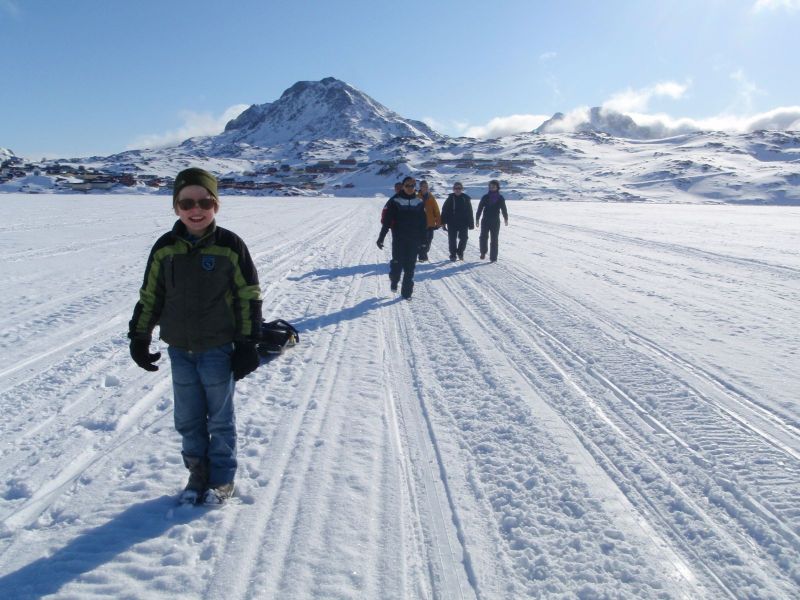 Hele familien i Tasiilaq