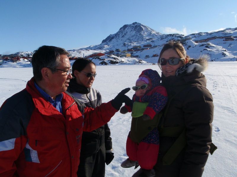 Hele familien i Tasiilaq