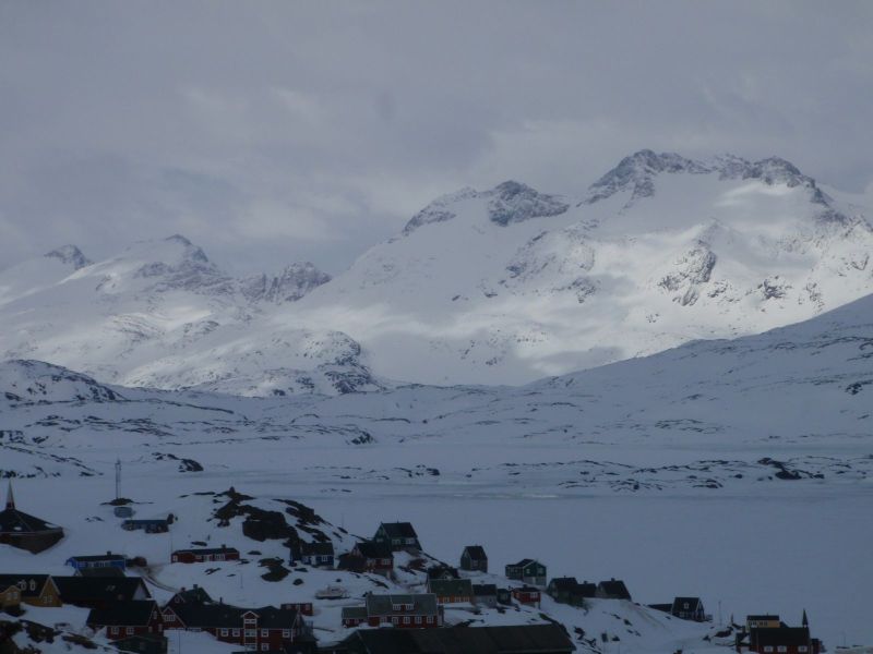 Hele familien i Tasiilaq