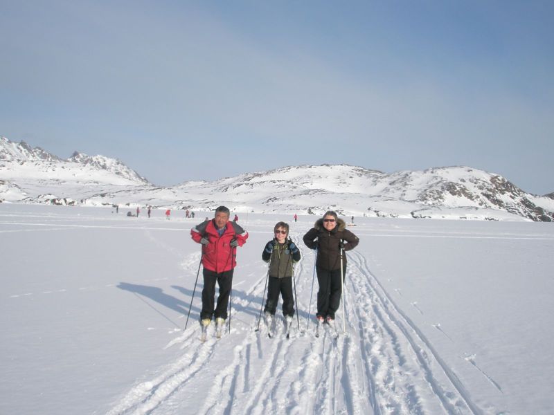 2009-04-07-1640_Påsketur til Tasiilaq_Jørgen Labansen; Mette Labansen; Rumle Labansen