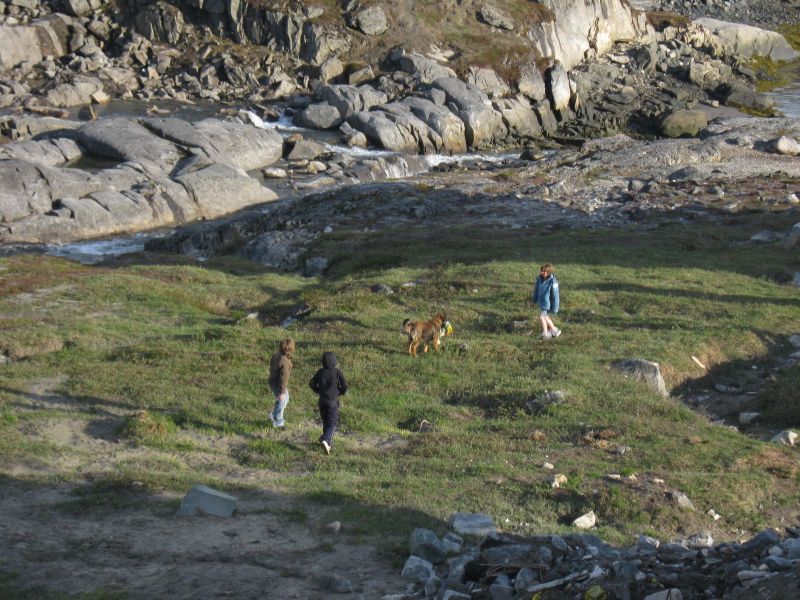 Djanco - ude og inde