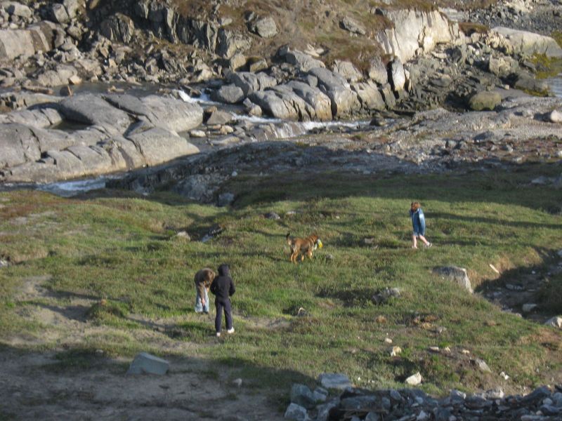 Djanco - ude og inde