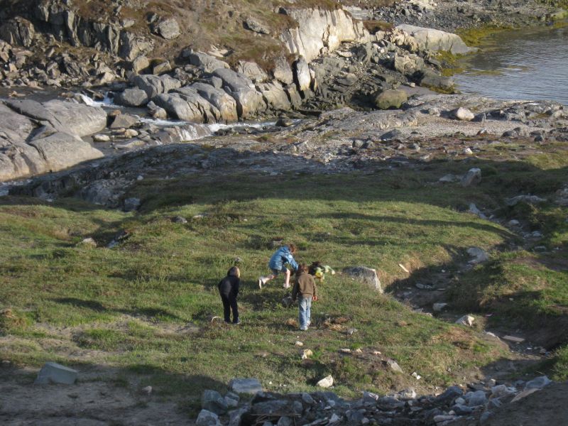 Djanco - ude og inde