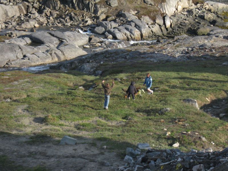 Djanco - ude og inde