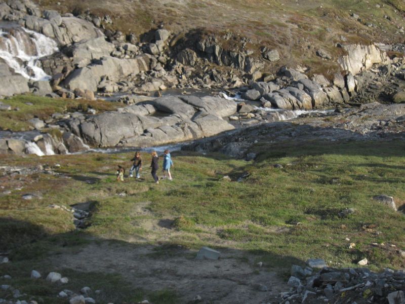 Djanco - ude og inde