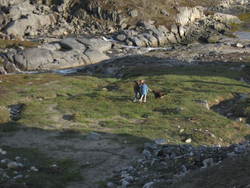 Djanco - ude og inde