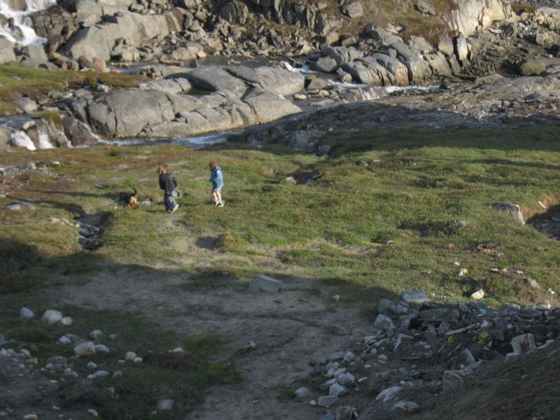 Djanco - ude og inde