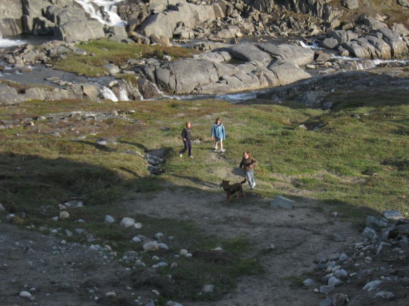 Djanco - ude og inde