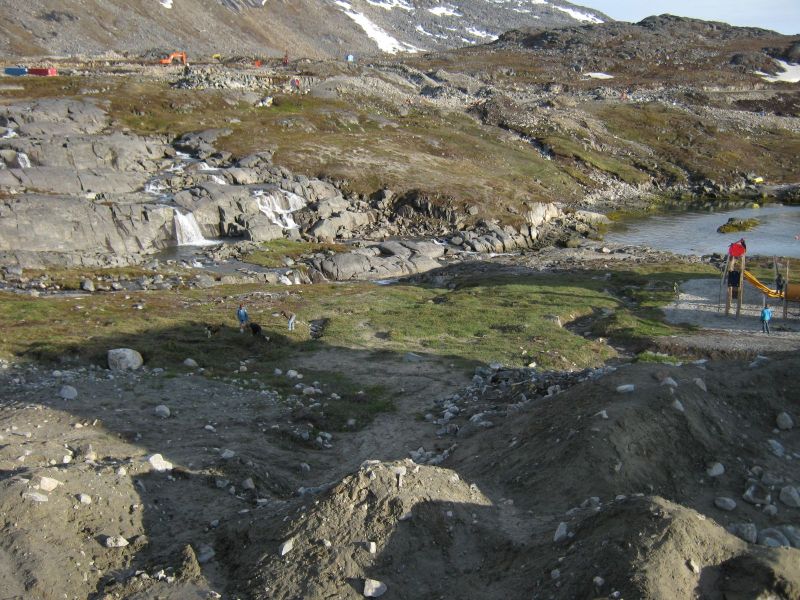 Djanco - ude og inde