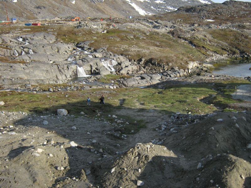 Djanco - ude og inde