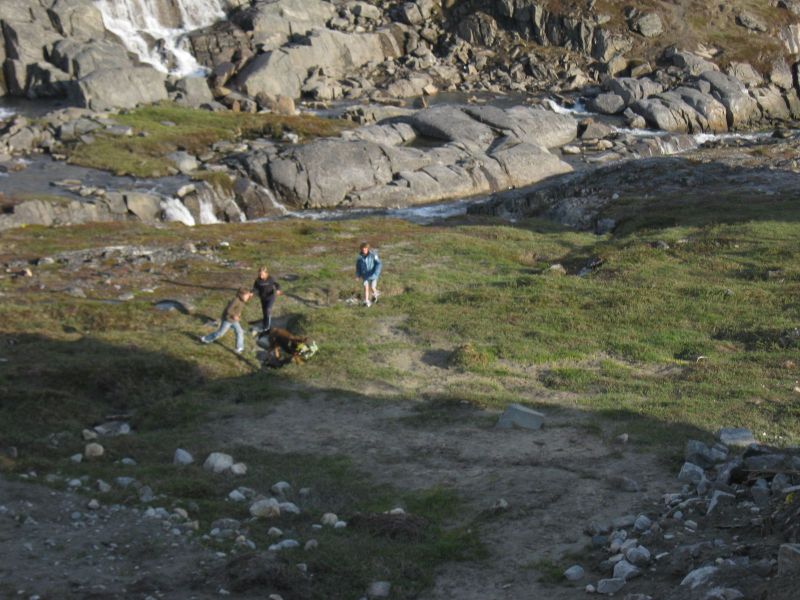 Djanco - ude og inde