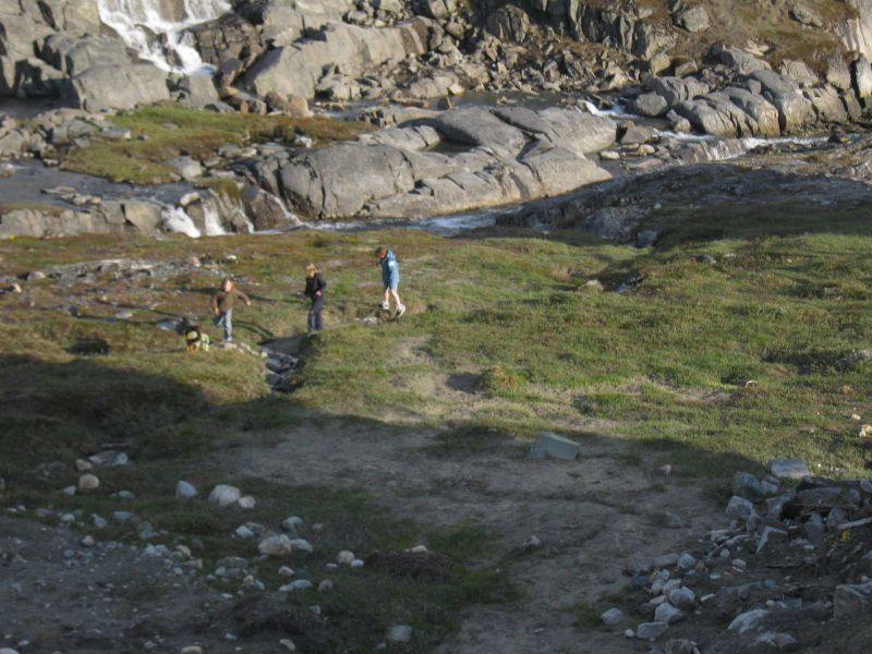 Djanco - ude og inde