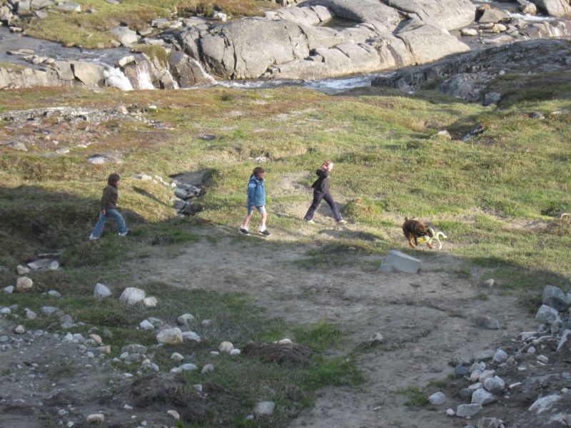 Djanco - ude og inde