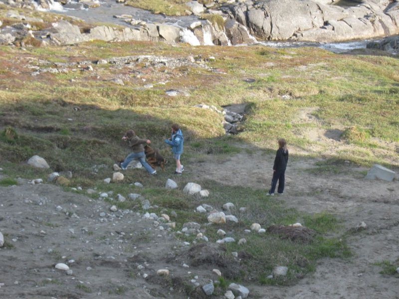 Djanco - ude og inde