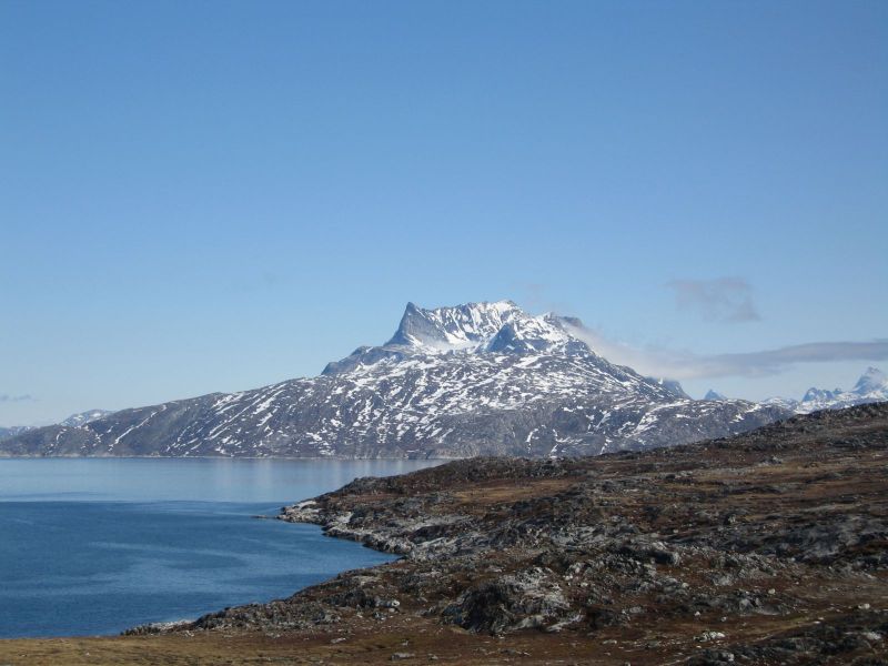 2009-06-10-1153_Nuuk; Sermitsiaq; Udsigt i Nuuk