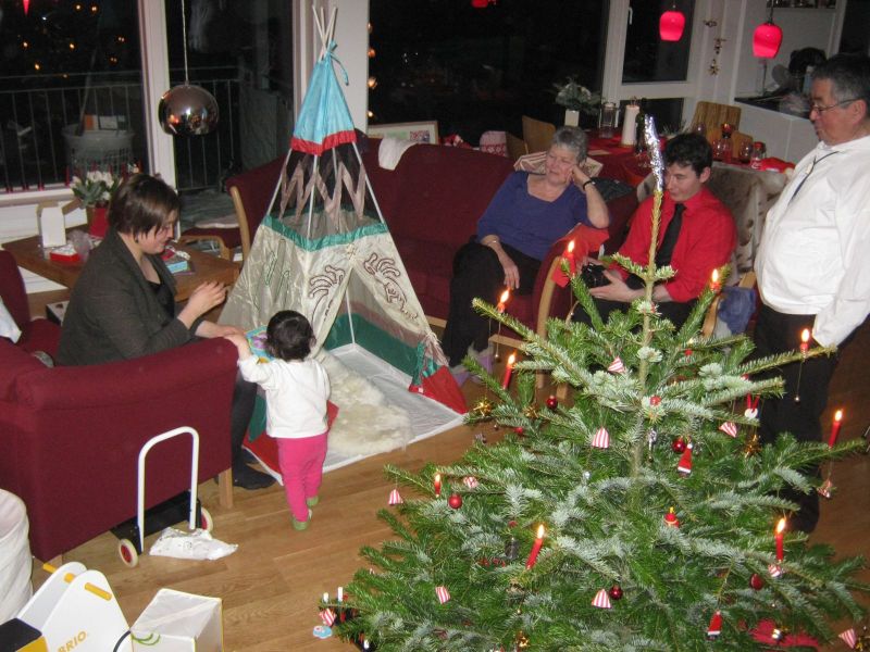 2009-12-24-2014_Jørgen Labansen; Qupanuk Eugenius Labansen; Ruth Labansen