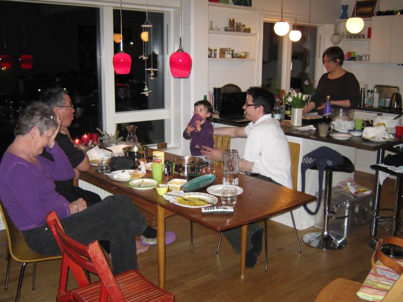2009-12-10-1905_Jesper Eugenius Labansen; Jørgen Labansen; Maritha Eugenius Labansen; Qupanuk Eugenius Labansen; Ru