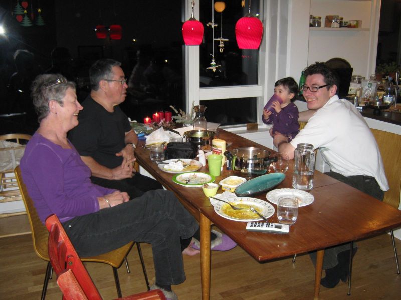 2009-12-10-1905_Jesper Eugenius Labansen; Jørgen Labansen; Qupanuk Eugenius Labansen; Ruth Labansen