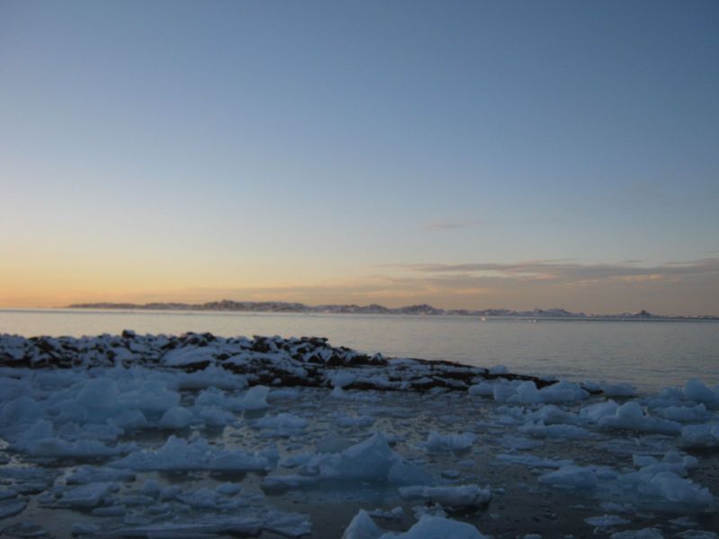 2010-01-11-1420_Fra gåture i Nuuk_-